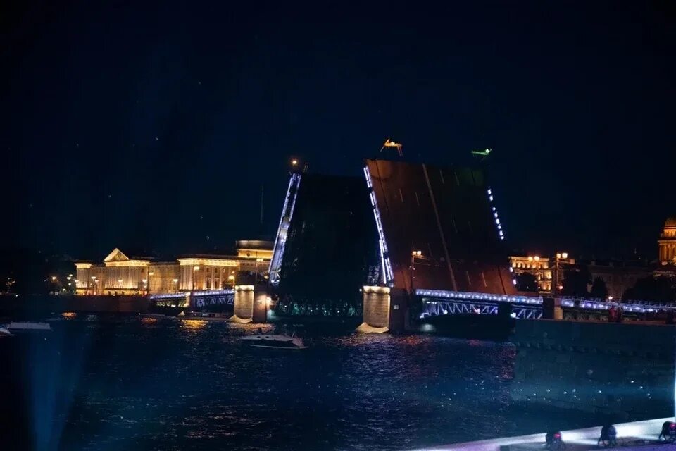 Фестиваль Огня, Салют, Разведение Дворцового моста с борта теплохода. - цена экс