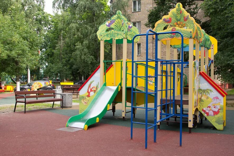 Умные детские площадки. Детские площадки придомовые. Детская площадка придомовая территория. Детские площадки братеево борисовские пруды 34. Реутов.