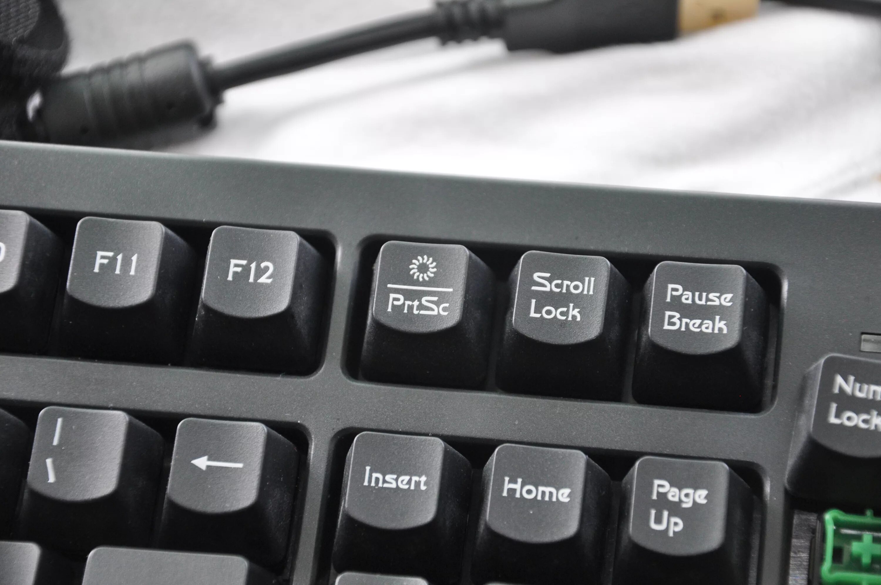 Стрелки поменялись с wasd. Кнопка PRTSC. Клавиша Scroll Lock. PRTSC Keyboard. Где находится кнопка PRTSC.