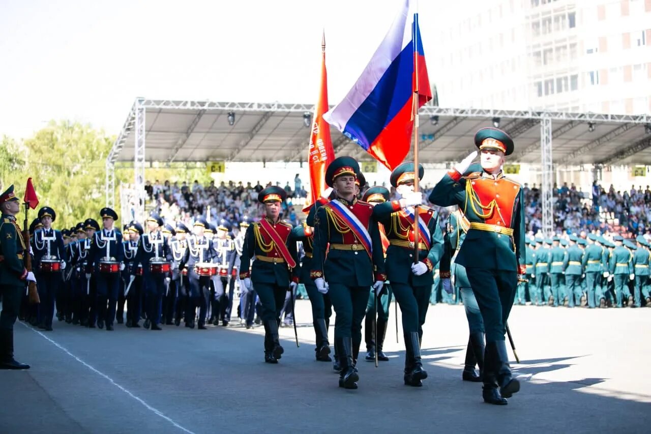 Прямой эфир парада 9 мая. Парад 9 мая Оренбург. Парад Победы в Оренбурге 2022. Парад Оренбург 2021. Парад Победы Оренбург 2021 год.