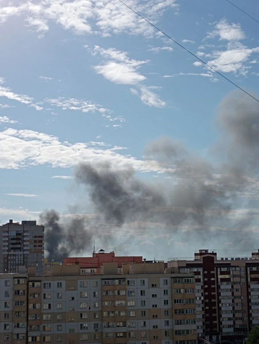 Что горит в кирове сегодня. Пожар на подстанции киров. пожар в кирове сейчас. пожар на милицейской киров. пожар на филейке киров.