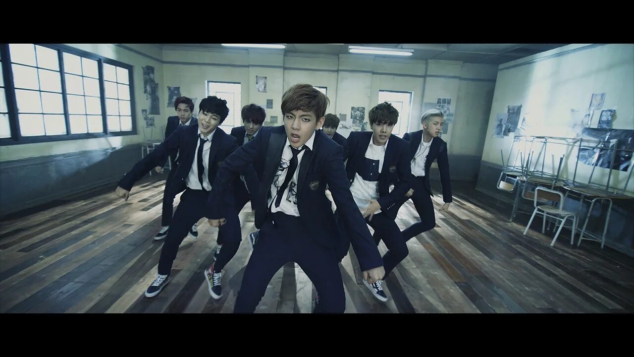 БТС из клипов. BTS boy in Luv. Гурухи БТС. BTS boy in Luv фотосессия. Песня luv bts