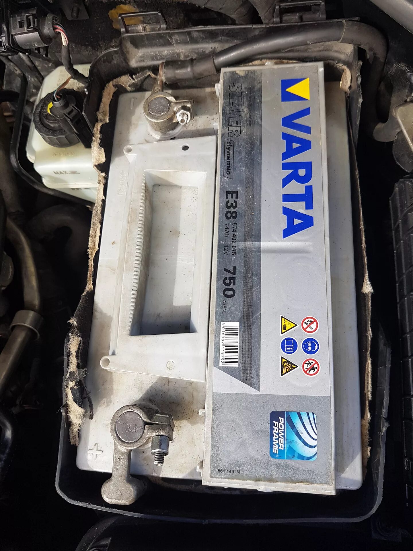 Аккумулятор passat b6. Фольксваген пассат b6 20 дизель аккумулятор. фольксваген b5 2.8 аккумулятор. passat b6 акб.