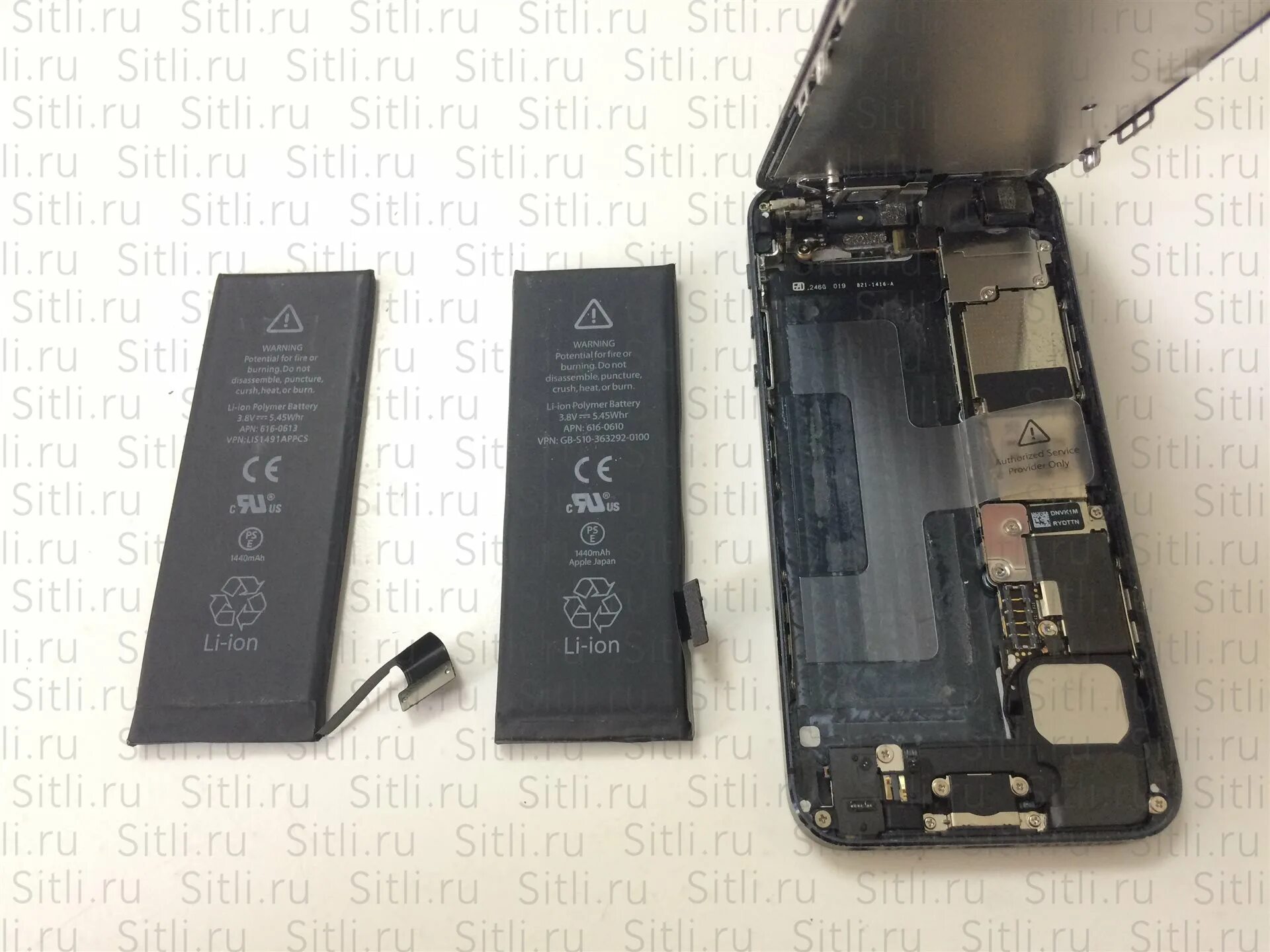 Аккумулятор для iphone 5s. Батарейка на айфон 5s. Батарея 5с. 5v заряжающиеся. Ap5056 + iphone 5s battery.