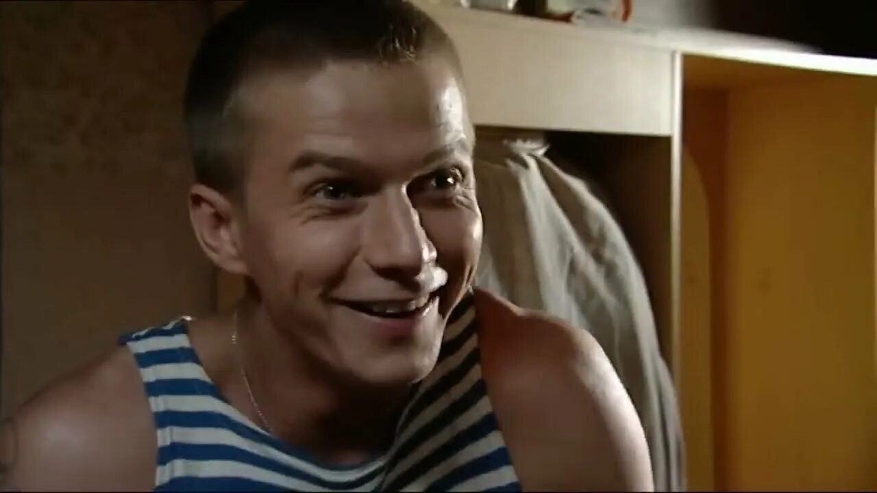 Роман курцын фото. Роман курцын 5 минут тишины. Роман курцын грек. Роман курцын. Сериал отпуск 2 сезон 13 серия.