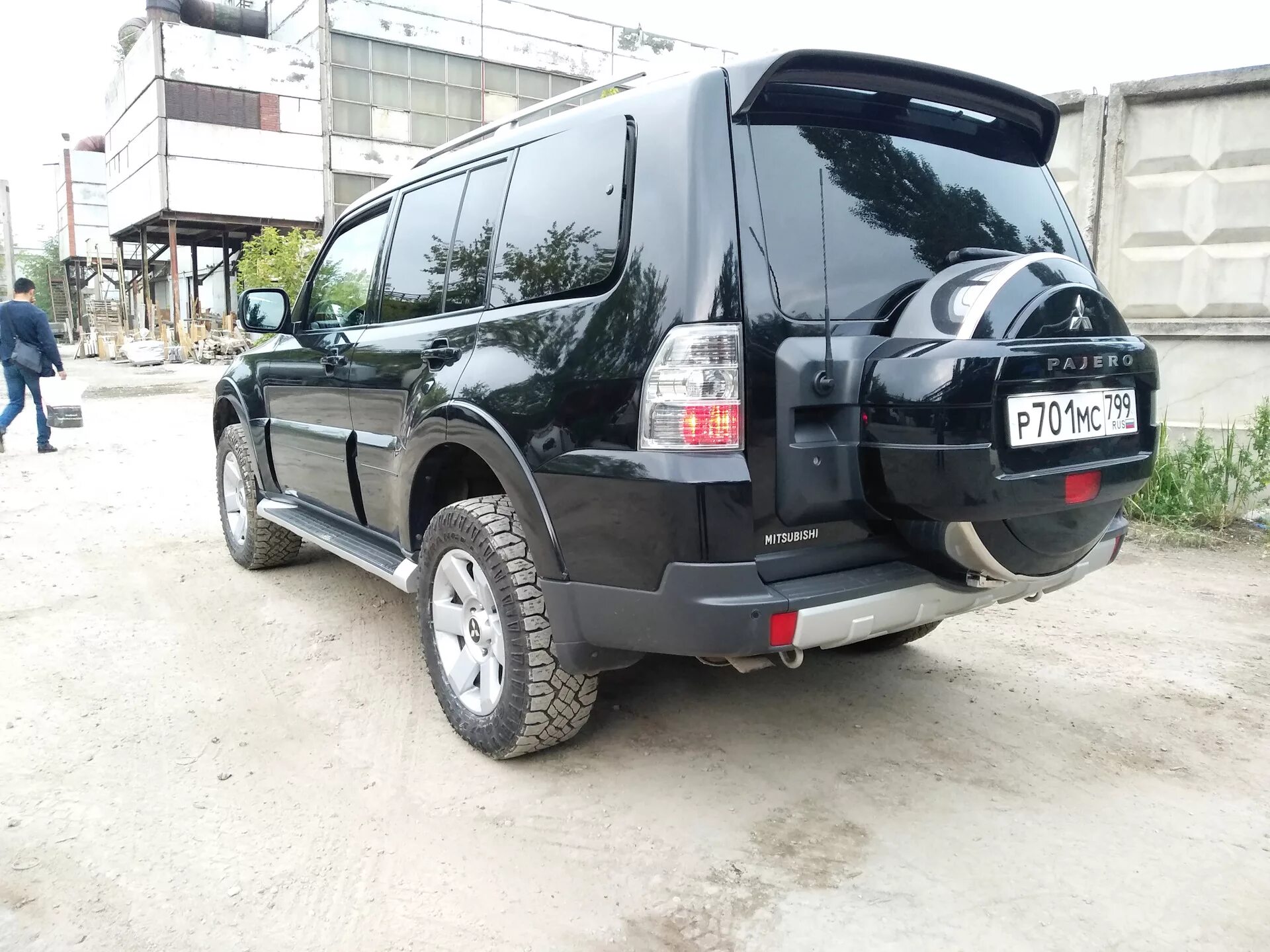 Паджеро 3 на мт. Паджеро 4 колеса. 265 70 17 паджеро 4. Мицубиси паджеро 4 на мт резине фото. Maxxis worm-drive at980.