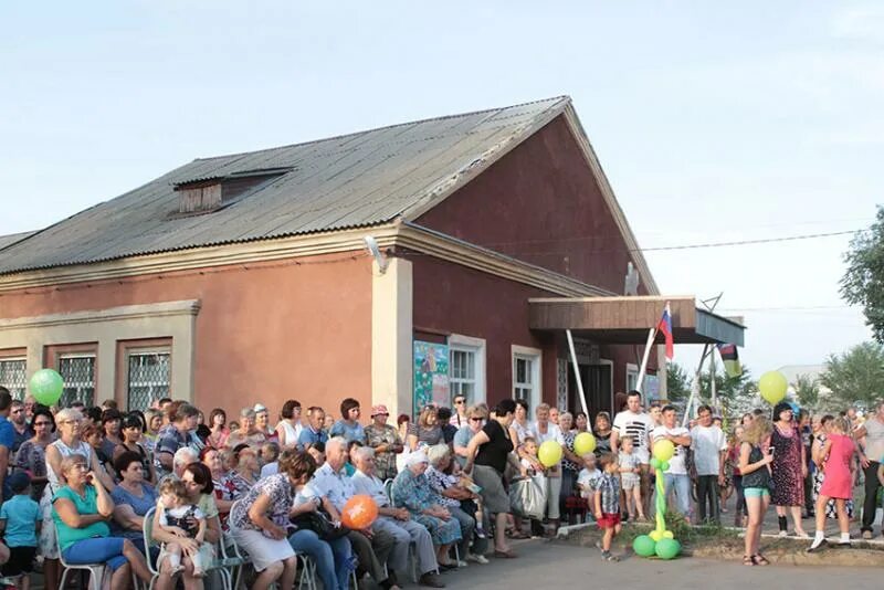 Погода в квасниковке энгельсского района. Школа села Квасниковка Энгельсского района. Квасниковка Саратовская область. Квасниковка Энгельс. Село Квасниковка Энгельсский район Саратовская область.