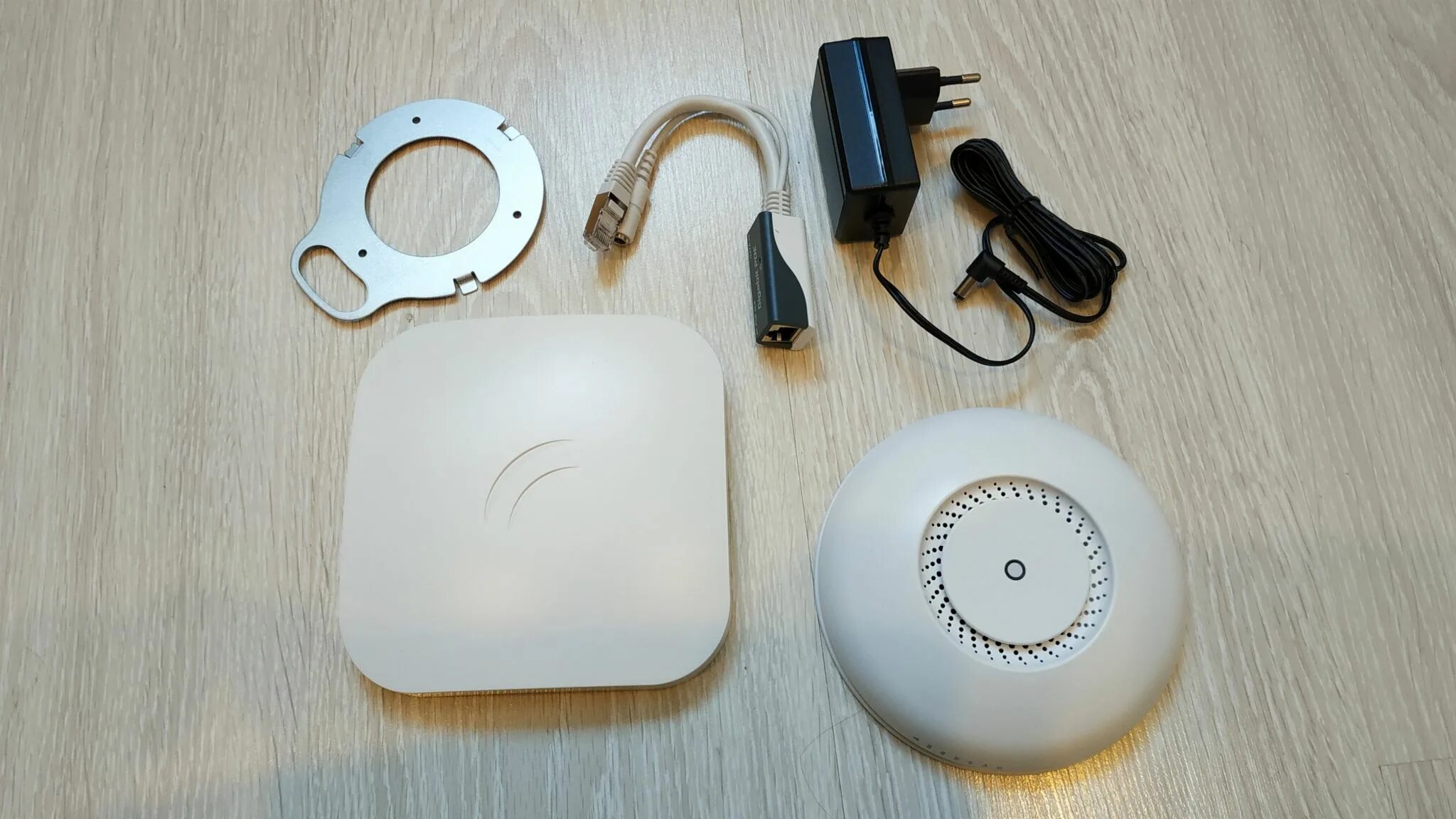 Mikrotik AP RBCAPGI-5acd2nd. Mikrotik cap AC (RBCAPGI-5acd2nd). Mikrotik WIFI RBCAPGI-5acd2nd. WIFI роутер Mikrotik cap AC.