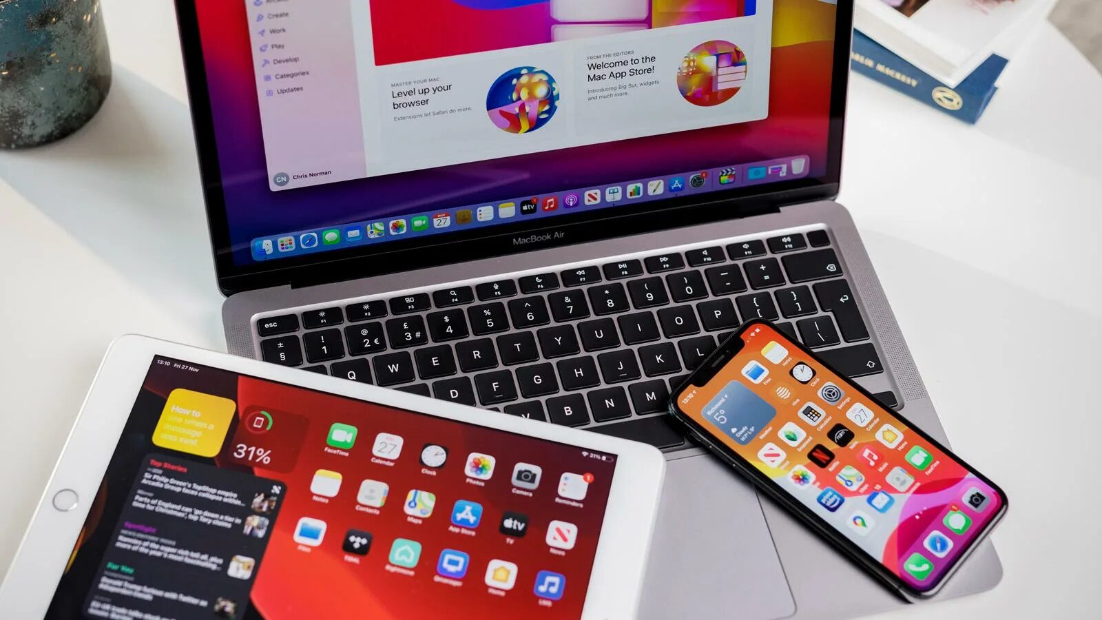 Перестал apple. Техника apple. техника apple 2025. iphone mac ipad. техника apple 2025.