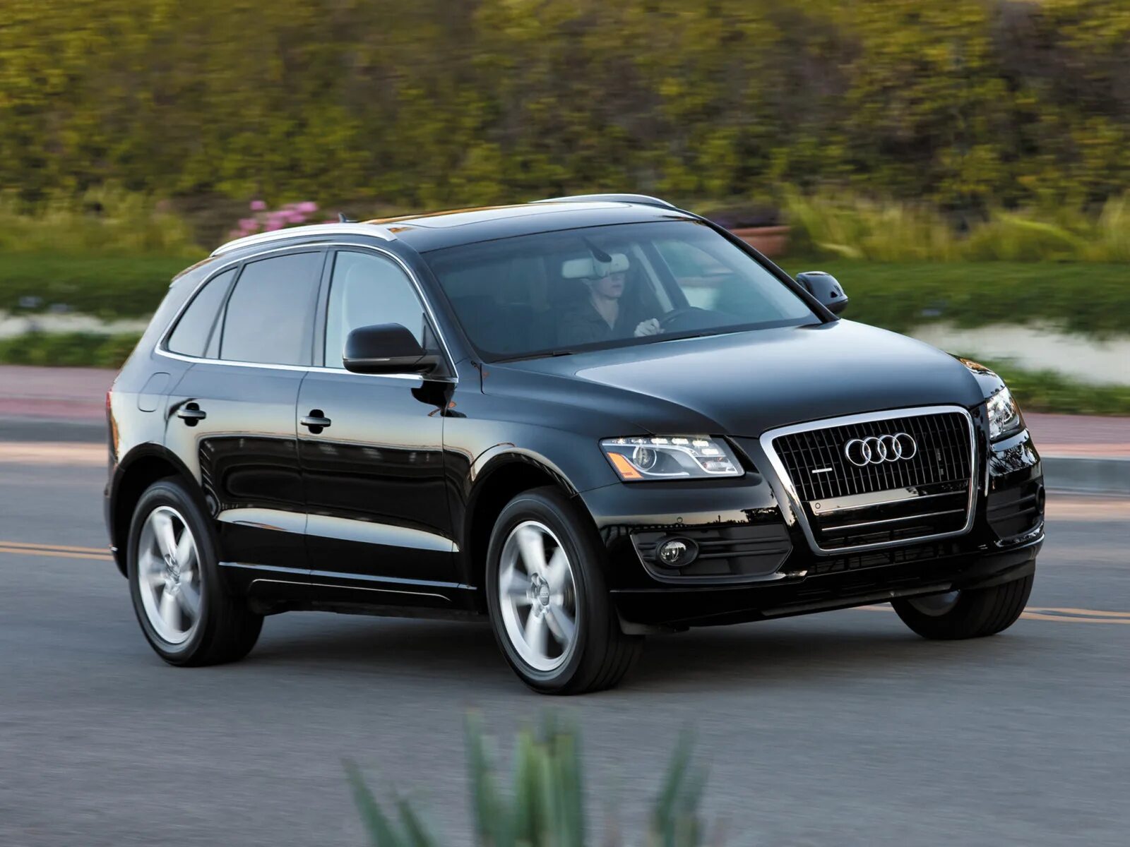 Ауди q5 8r рестайлинг. Ауди ку 5 2012 года. Ауди q5 2012 белая. Audi q5 2008. Audi q5 2015.