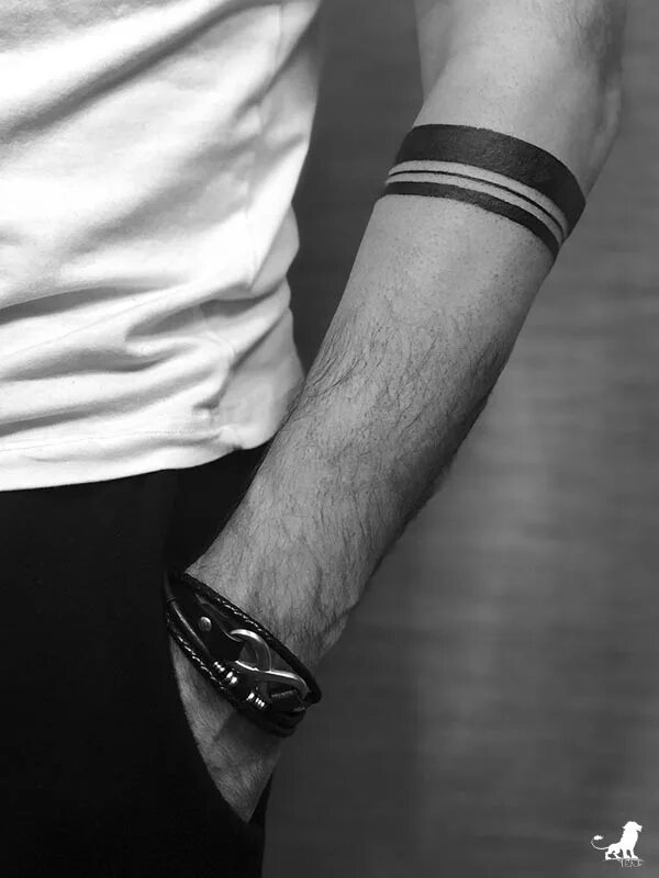 две полоски у мужчины