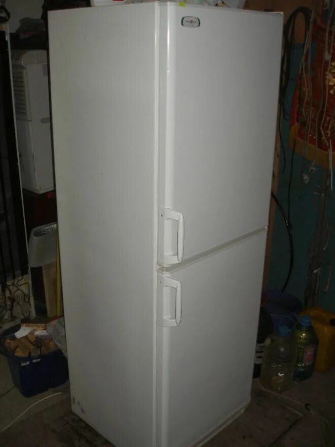 Холодильники б у в рабочем состоянии. Недорогие 2-х камерные холодильники. Бэушные холодильники. Продается холодильник. Холодильник 2х камерный.