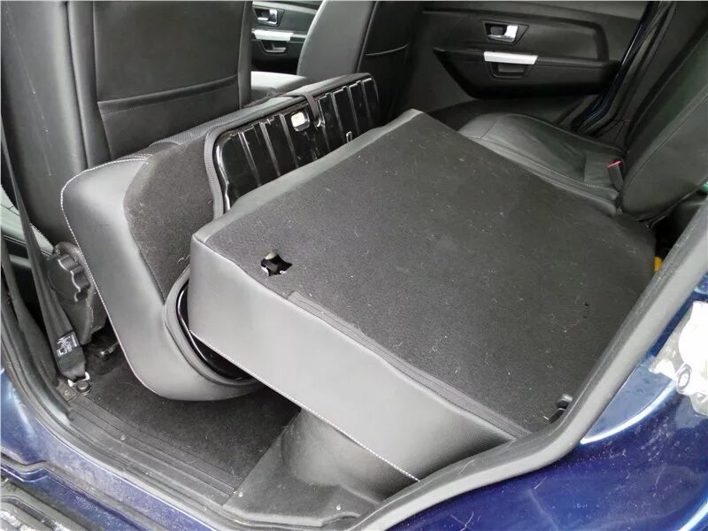 Фен под переднее сиденье уаз патриот. Задний клапан на сидение. Сидения уаз патриот 2017. Задние сиденья уаз патриот. Ящик под задним сидением crv 3.