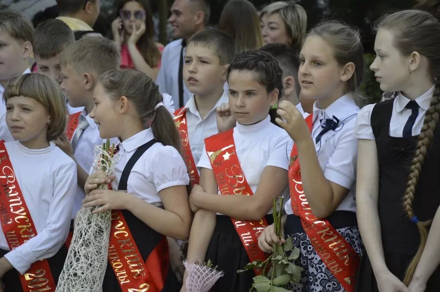 Родители школьников фото. 4 интернат севастополь. Родители школьников фото. Фото школьников. Всош севастополь.