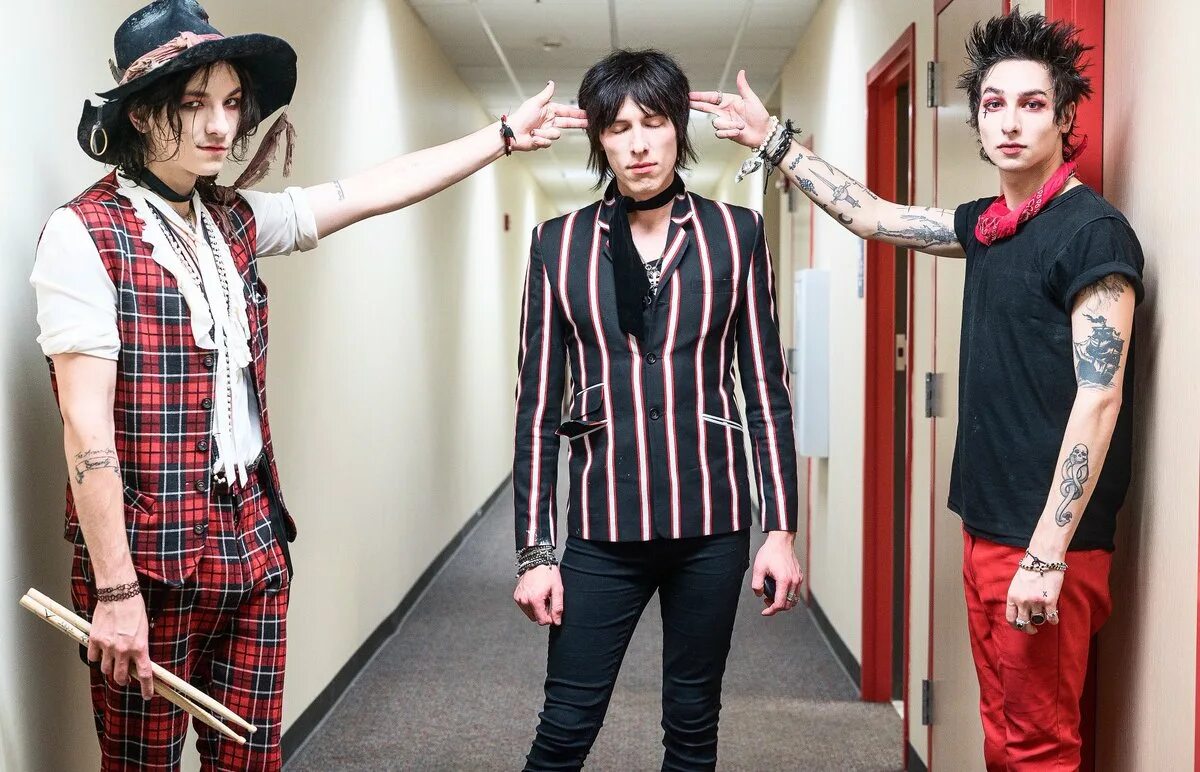 Группа Palaye Royale. Группа Palaye Royale участники. Palaye Royale участники Эмерсон.