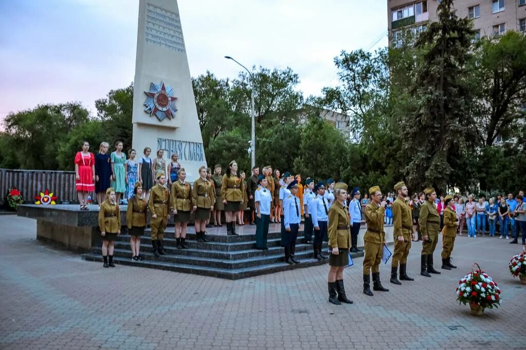 Население Невинномысска Ставропольского края. Невинномысск достопримечательности. Свеча памяти Невинномысск. Стена памяти в Невинномысске. Невинномысске на 2 недели