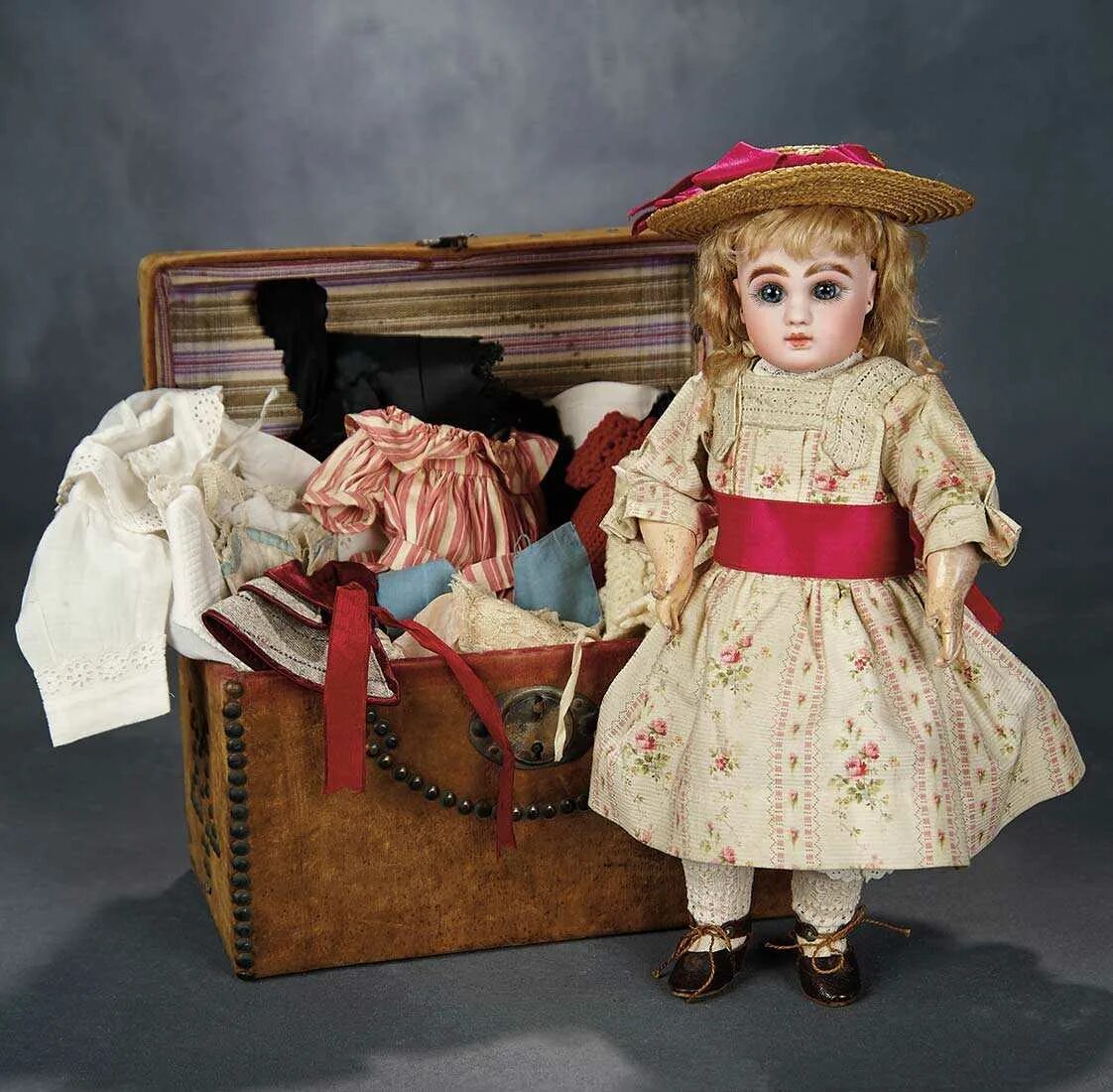 Купить куклу старую. Винтажная кукла. Старые фарфоровые куклы.