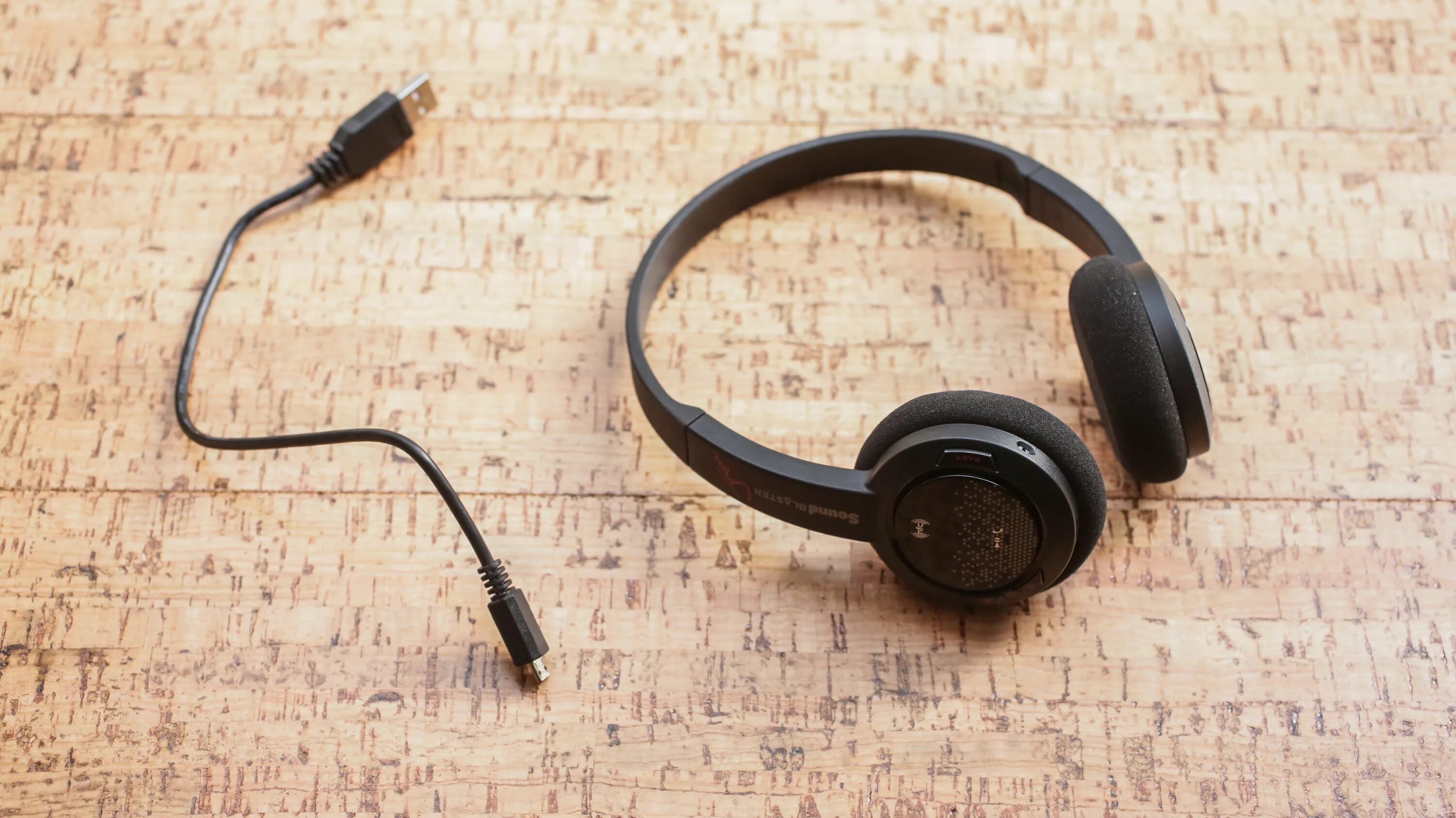 Creative sound blaster jam v2. Наушники sound blaster jam. наушники creative sound blaster jam wireless * 1. вес наушников.
