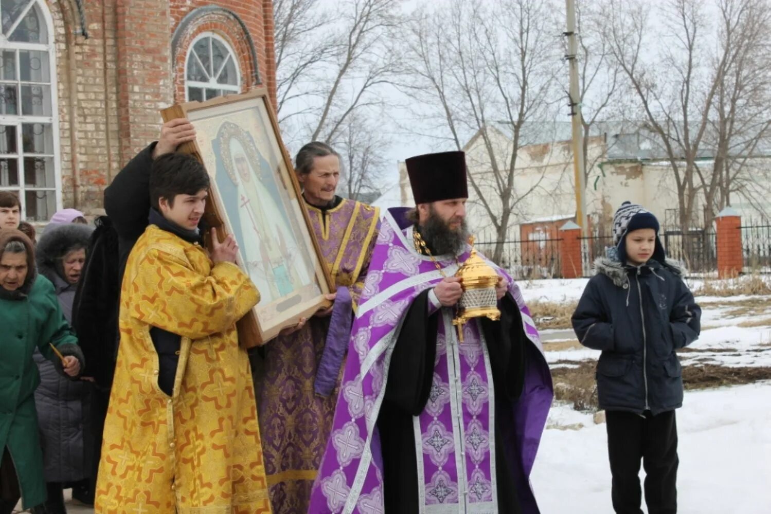 Работа выселки свежее. Чистопольские Выселки храм Пресвятой Троицы. Выселки Чистополь. Приход в честь Святой Троицы – в с. Ужаниха. Выселки Чистопольские Выселки.