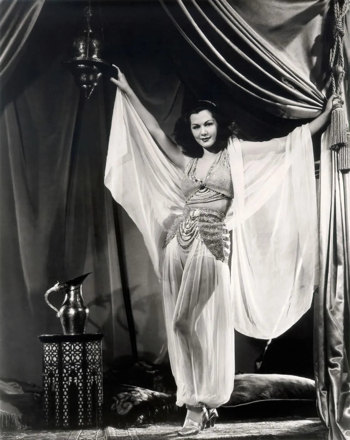 Maria Montez. Арабские ночи Arabian Nights 1942. Night maria