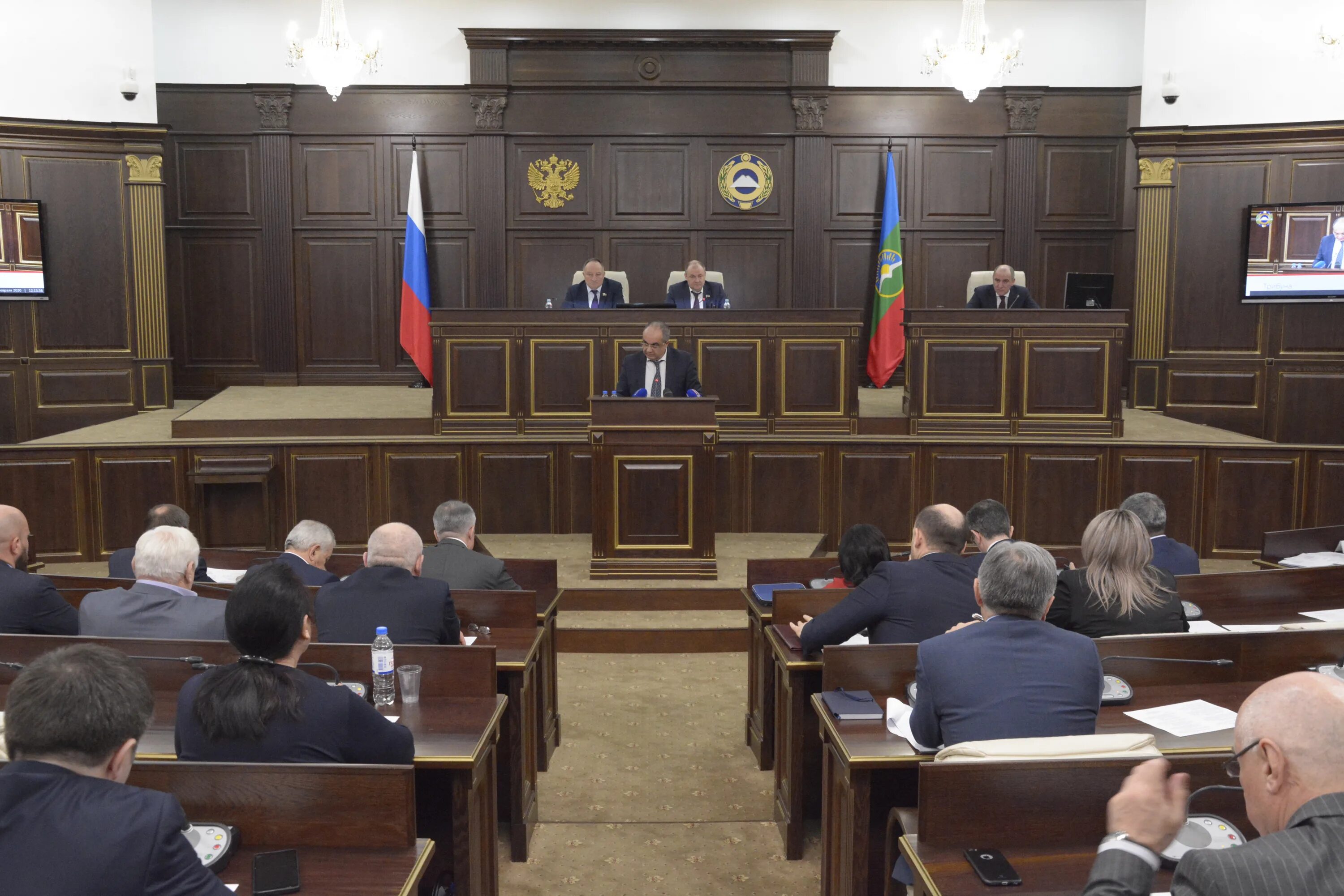 Народное собрание (парламент) карачаево-черкесской республики. Народное собрание (парламент) карачаево-черкесской республики. Народное собрание парламент кчр. Здание парламент карачаево-черкесской республики. Народное собрание кчр.