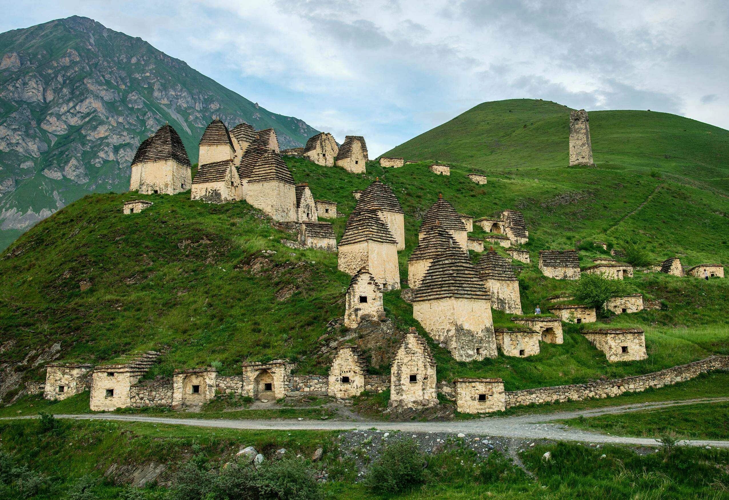 Некрополь Даргавс. Северная Осетия Алания Даргавс. Село Даргавс Северная Осетия. Даргавс некрополь Даргавс. Ингушетия северная осетия алания