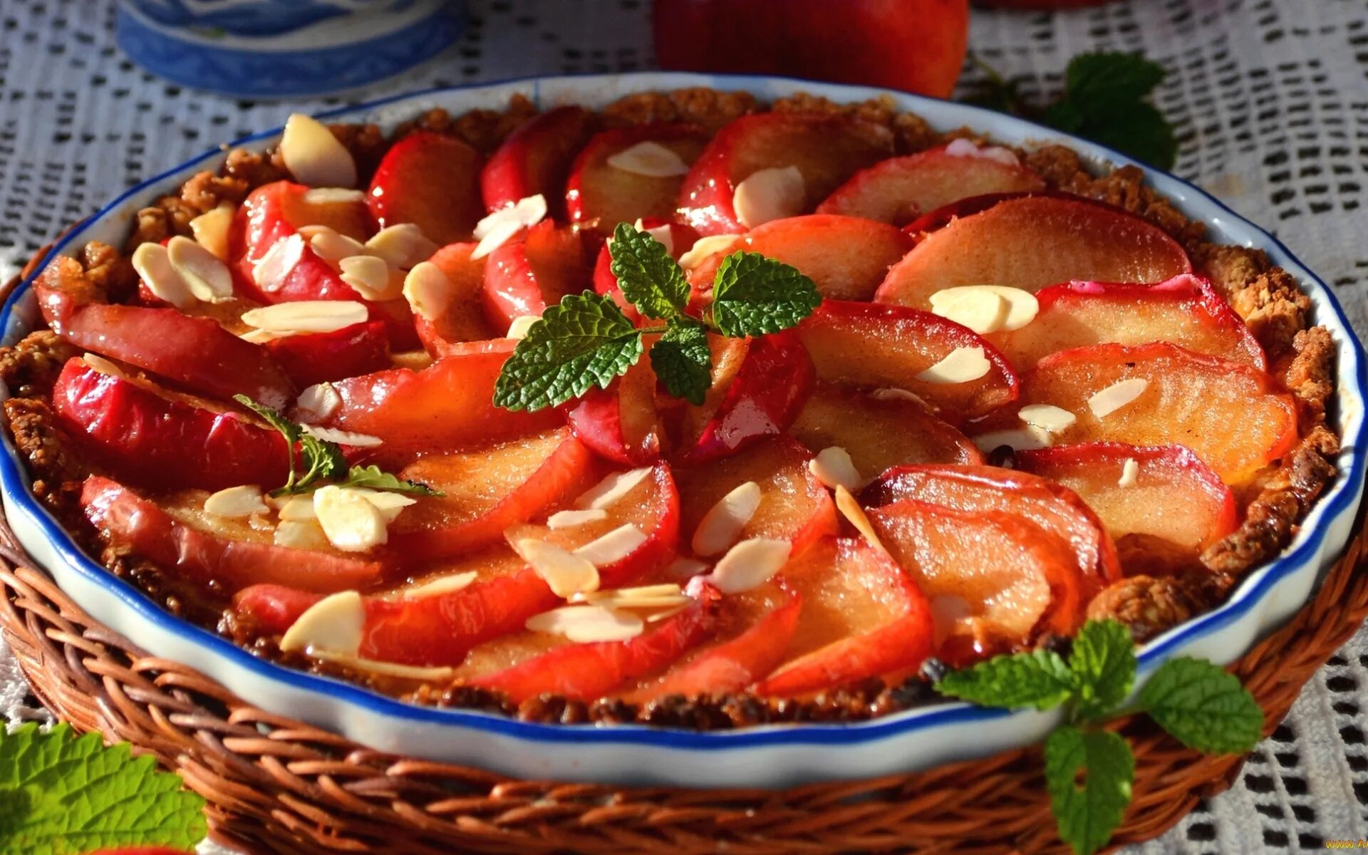 Яблоки что приготовить быстро и вкусно рецепты. Блюда из яблок. яблоки на блюде. традиционные блюда из яблок. горячие сладкие блюда из яблок.