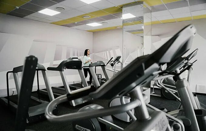 оранж нижнекамск. эстетик сити нижнекамск шинников 3. Arena gym набережные челны. Arena фитнес клуб пермь. арена нижнекамск тренажерный.