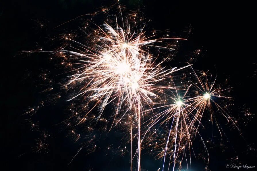 фейерверк вкус нового года. топ салютов на новый год. фейерверк из цифр. фейерверк улитыч. новогодний фейерверк в австралии.