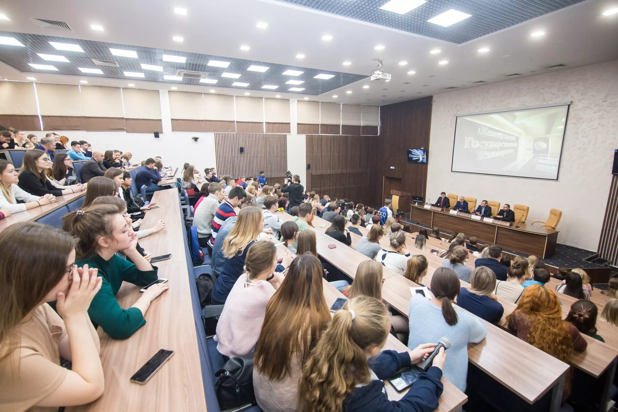 КЕМГУ социально-психологический институт. Всероссийский центр изучения общественного мнения (ВЦИОМ). Встреча губернатора со студентами. ВЦИОМ фото. Новости общественного мнения