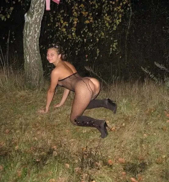 Жена В Чулках На Природе Порно Фото