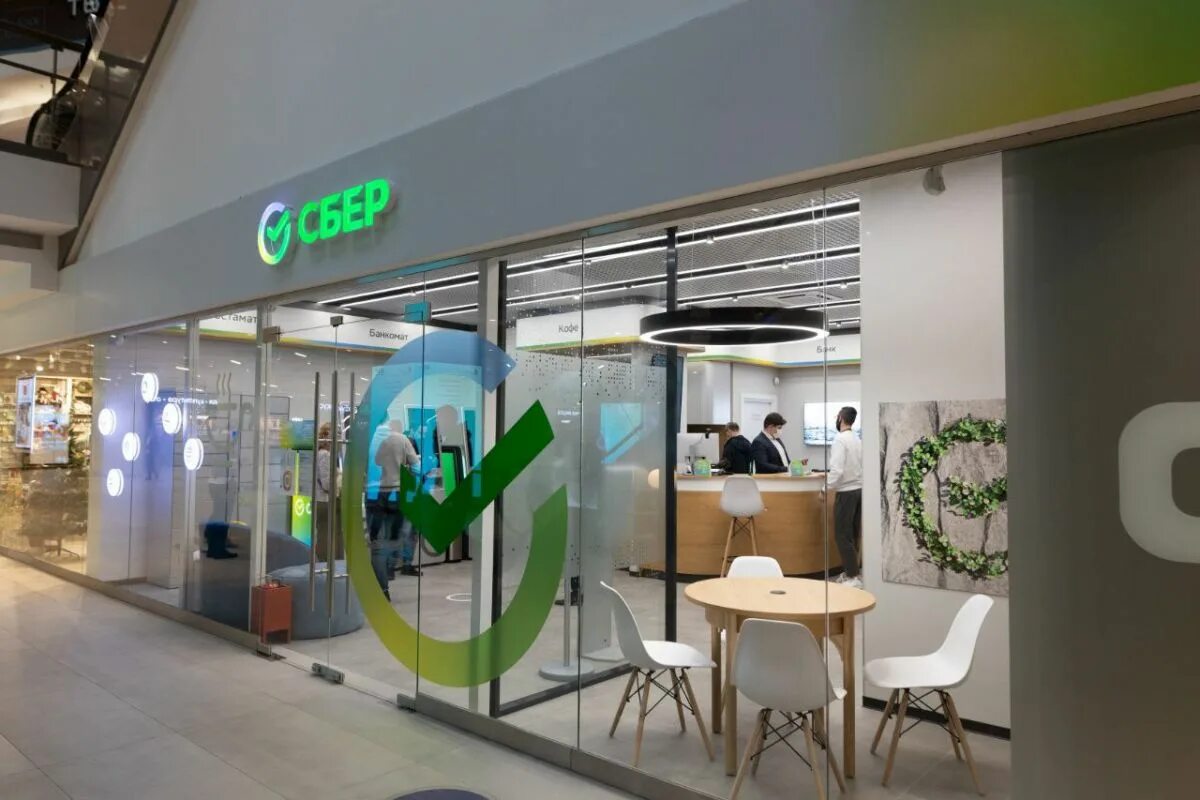 чемодан на дворцовой. фестиваль кино в россии. никольские ряды санкт-петербург. памятник блоку ротанова. беглов и миллер запустили новое производство.