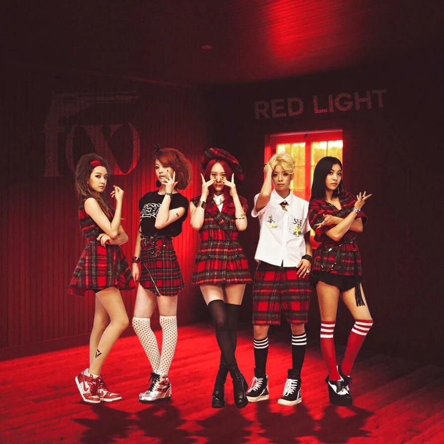 Чан ред Лайтс. Группа Red Light Корея. Ред Лайтс фотосессия. Выступление ред Лайтс.