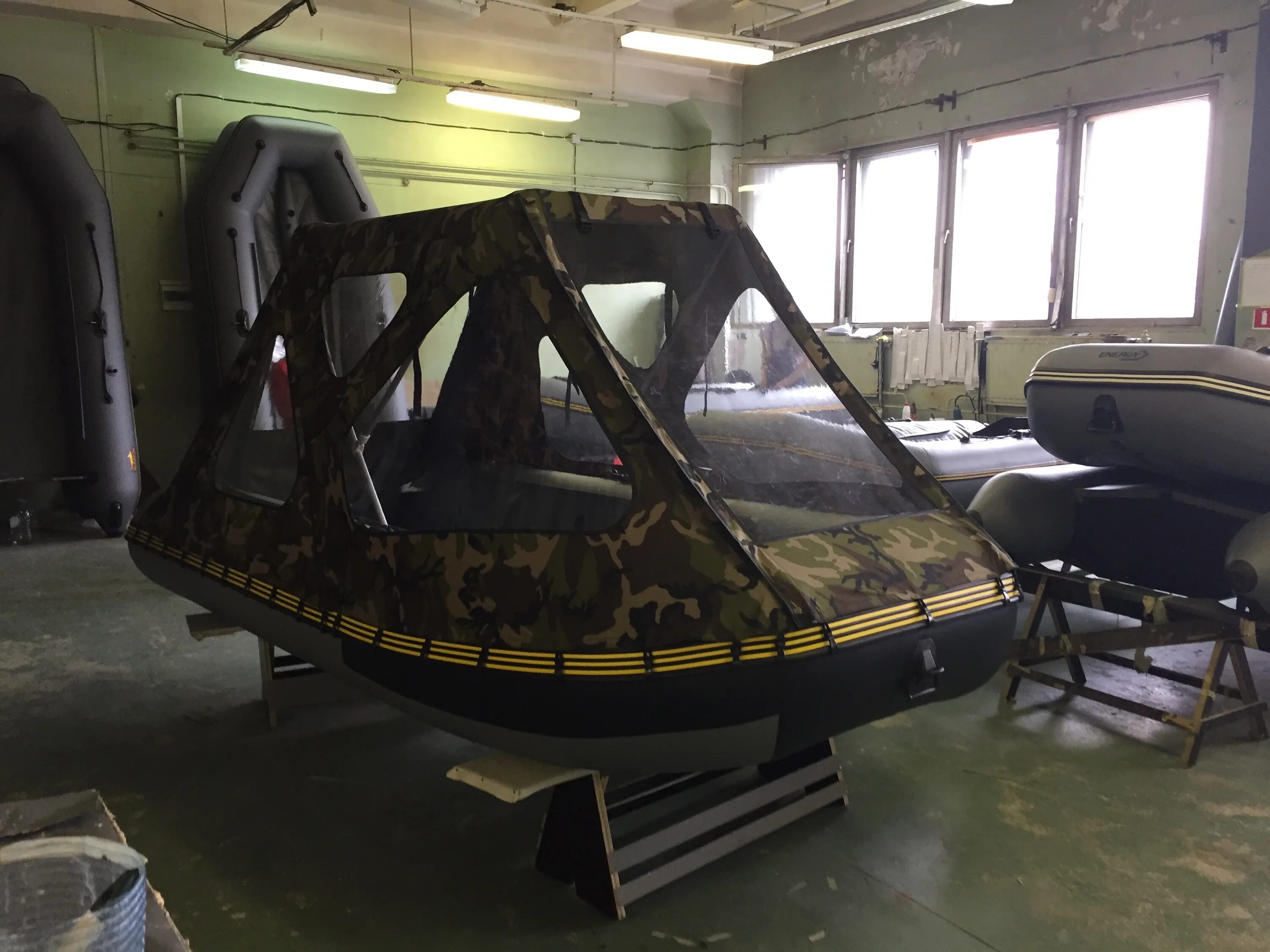 производство пластиковых лодок. финская пластиковая лодка 3700. пластиковая лодка дельфин 360 под мотор. производство пластиковых лодок. изделия из стеклопластика.