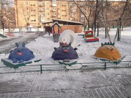 Ежик из снега в детском