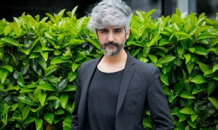 Manus baba. Манус баба турецкий певец. Manuş baba фото. Manus baba etegi. Manuş babaidilmez.