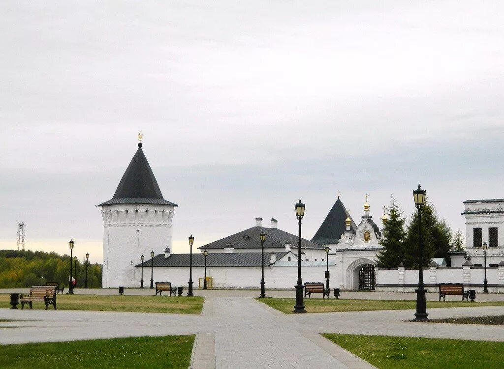 Тобольск презентация. Тобольск столица сибири 16 века. Тобольск знаменский монастырь 19 век. Тобольский второй тобольский кремль. Базарная площадь тобольск.