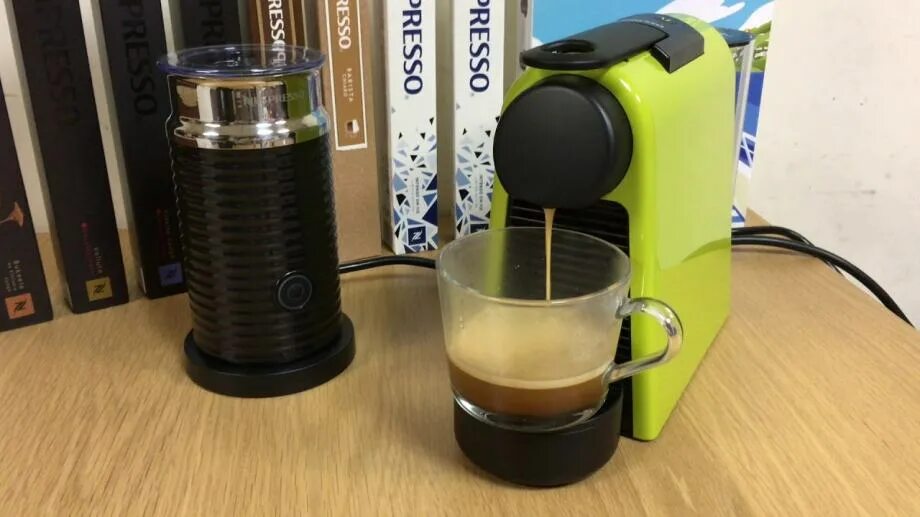 Nespresso en85. Кофемашина essenza mini lime green. капсульная кофемашина nespresso® essenza mini en 85 l. delonghi en 85 r. кофемашина essenza mini ne green.