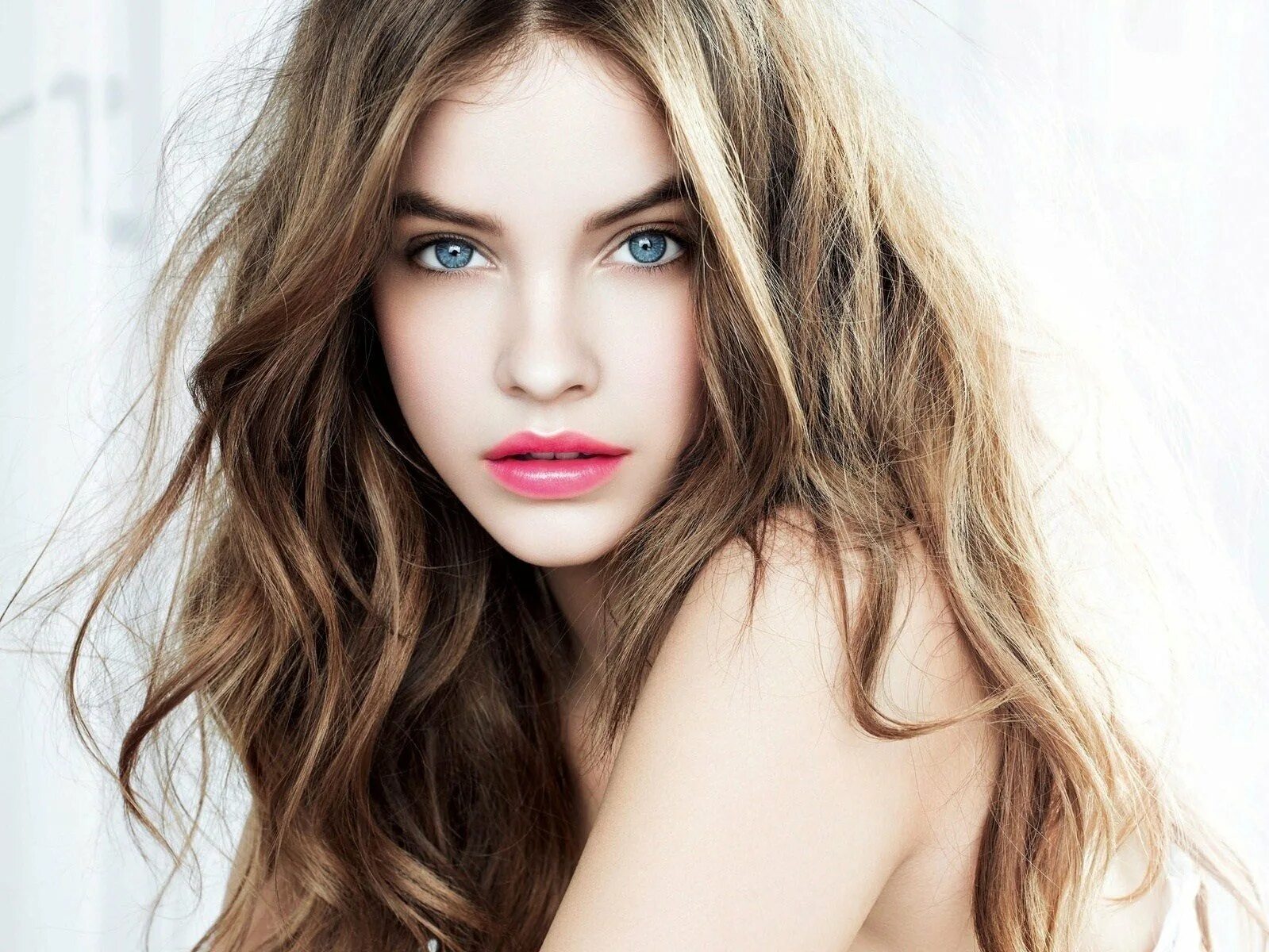 Бьянка балти. Волнистые волосы у девушек. Красавица lx24 красавица. Красавица л. Шикарная женщина.