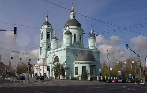Храм около площади