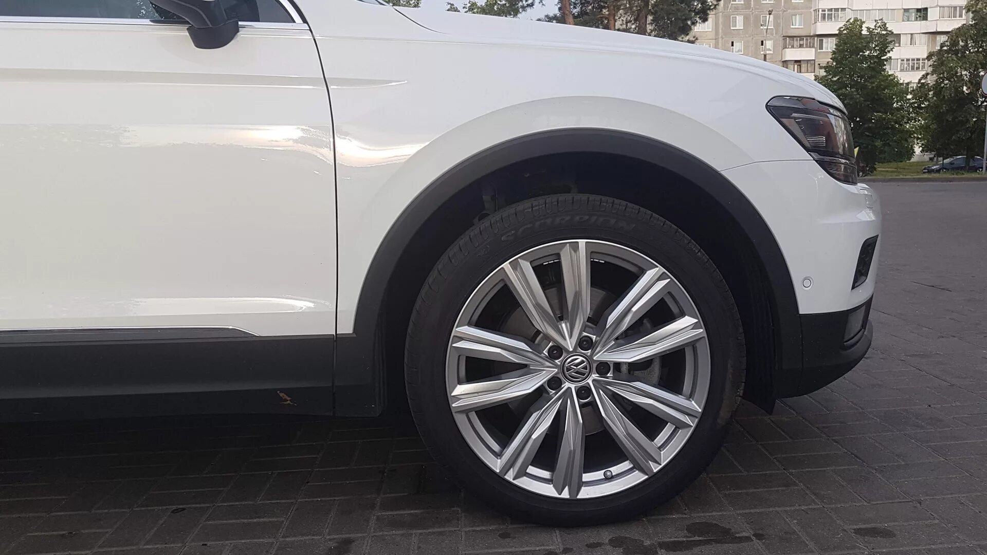 Tiguan 1 r19. 255 50 r19 tiguan 2. Vw tiguan 1 r18. Диски тигуан r18. Колеса тигуан r18.