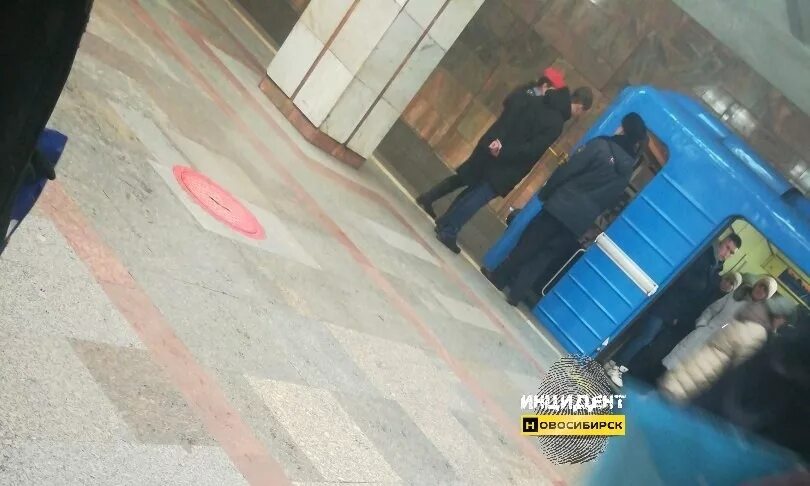 07. Эвакуация в новосибирске сегодня. Дтп новосибирск сейчас. Новосибирске инцидент чп. Подросток упавший с 23 этажа в новосибирске.