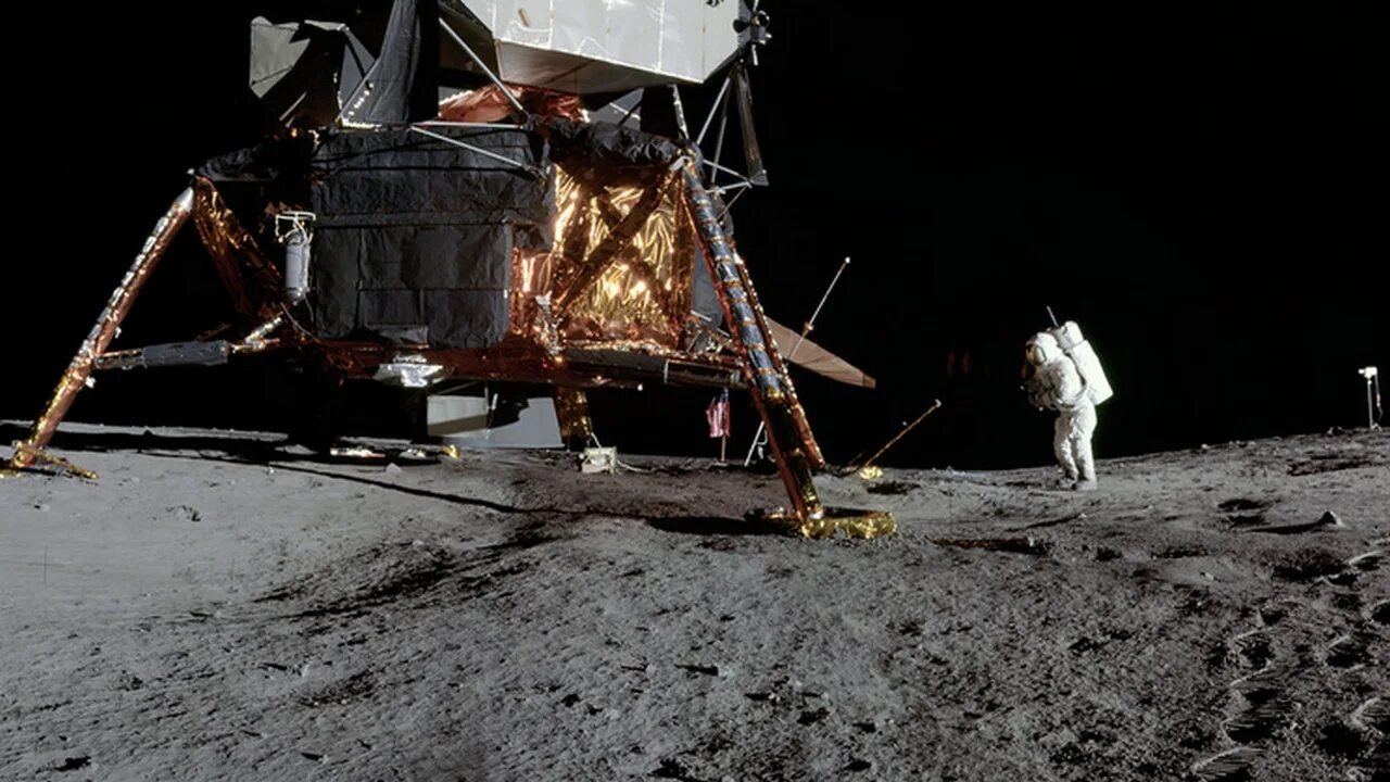 НАСА Аполлон 11. Апполо 11 на Луне. Лунный модуль Аполлон 17. Лунная миссия Аполлон 11.