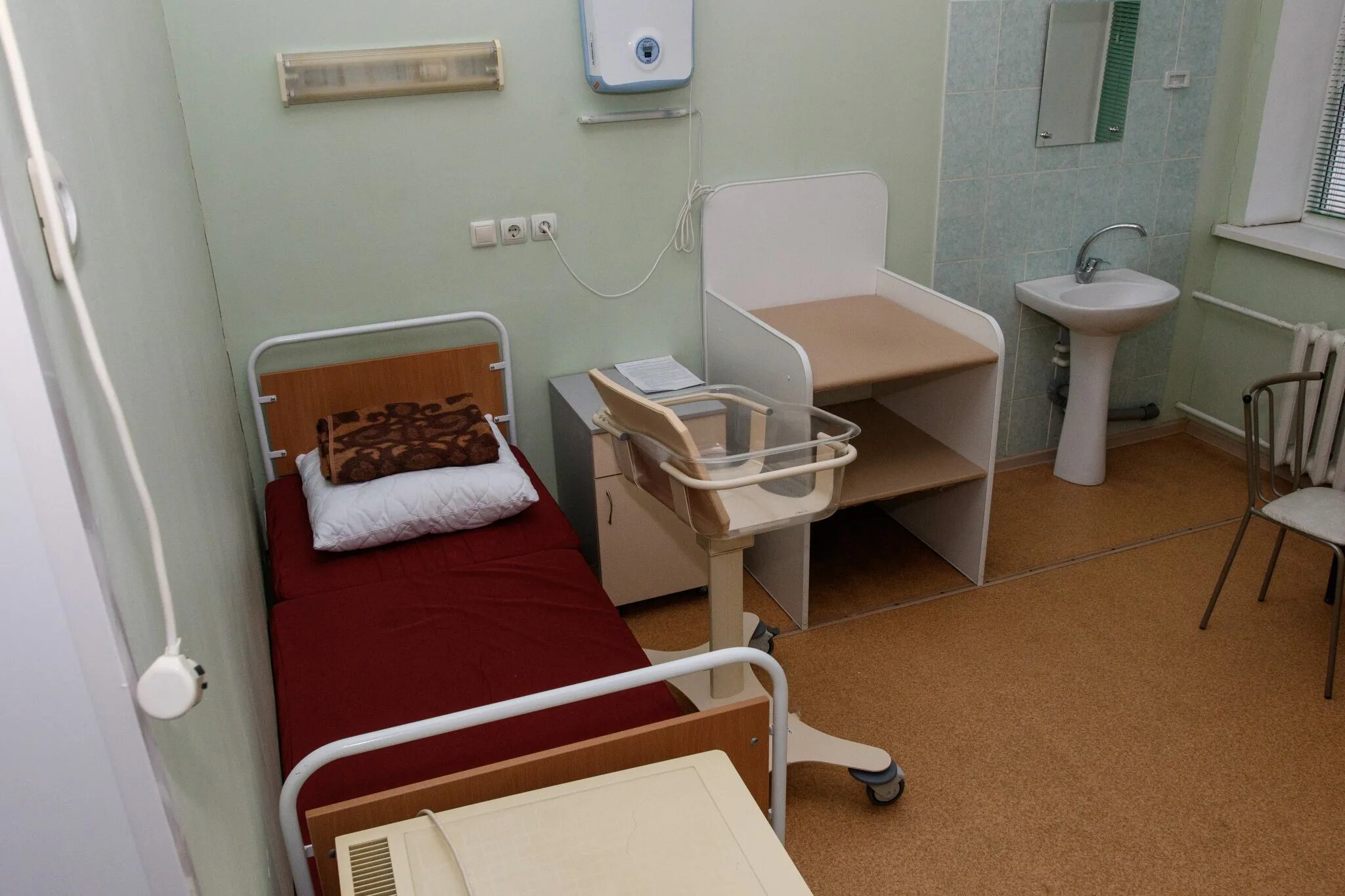 Платные палаты барнаул. Платная палата первоуральск. платные палаты на френштейна. платная палата в роддоме первоуральск. роддом 7 челябинск платные палаты.