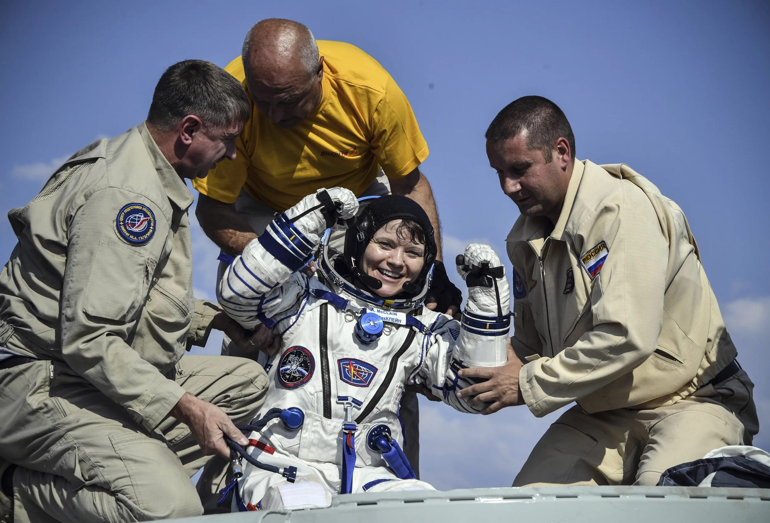 Первый американский космический полет. Энн МАККЛЕЙН астронавт. Космонавтика США. Астронавты NASA. Космонавт USA.