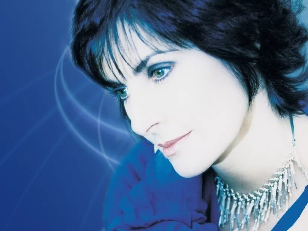 Enya nova sonic. Эния ирландская певица. Эния Патриша. Эния Бреннан. Enya в молодости.