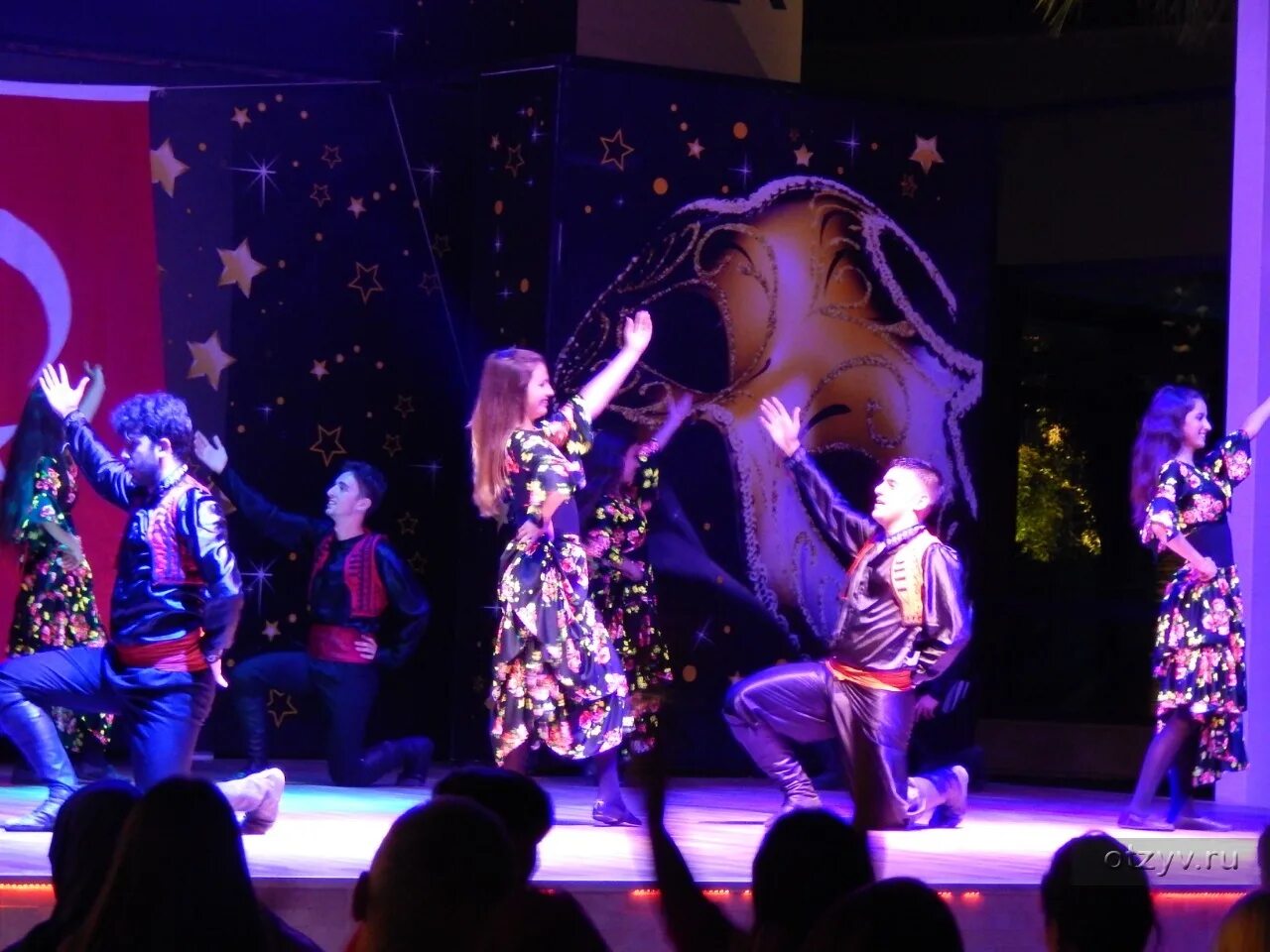 Барабанщики васильев грув. Шоу барабанщиков vasiliev groove. Новогодняя программа на первом. Новогодняя ночь на первом канале. Программа ночь шоу.