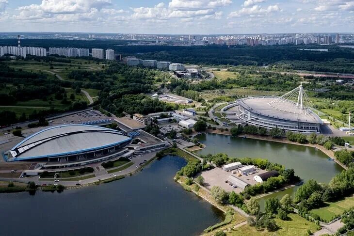 Лд крылатское. Велотрек Крылатское. Крылатское спортивный комплекс велотрек. Олимпийский велотрек в Крылатском. Дворец спорта Крылатское.