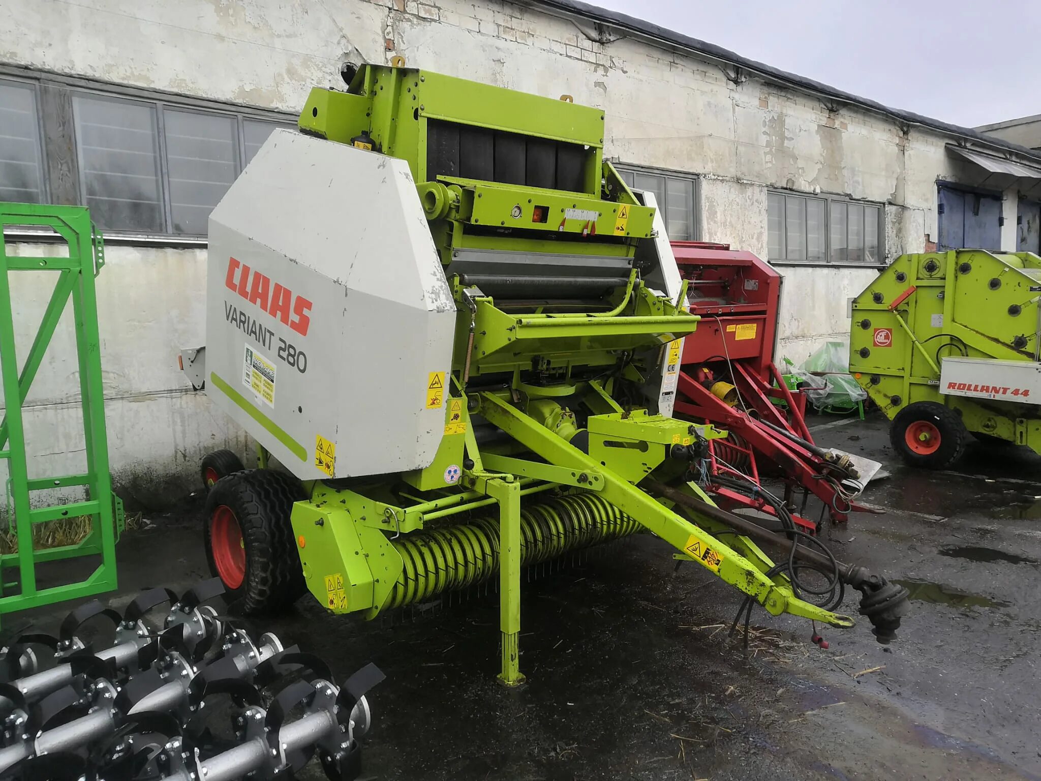 Claas variant. Клаас вариант 280. бункер перегрузчик коблик. пресс подборщик claas variant 480 характеристики. rotocut.