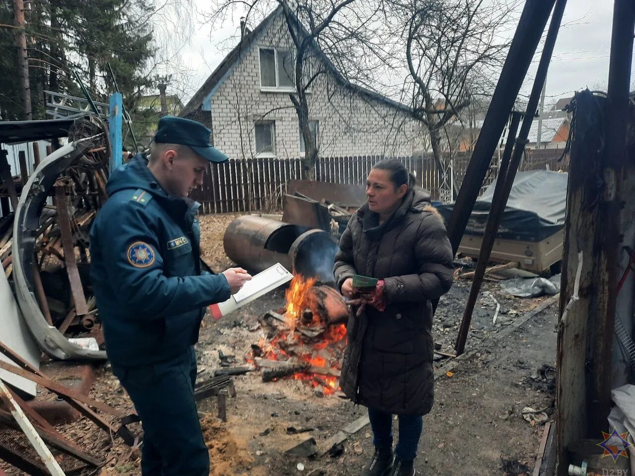 Минские новости сегодня. Пожар. Пожар в Минском районе. Пожар и пожарище это. Пожарные на пожаре.